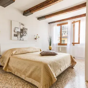 Apartment Accademia Charm By Wonderful Italy, Venice